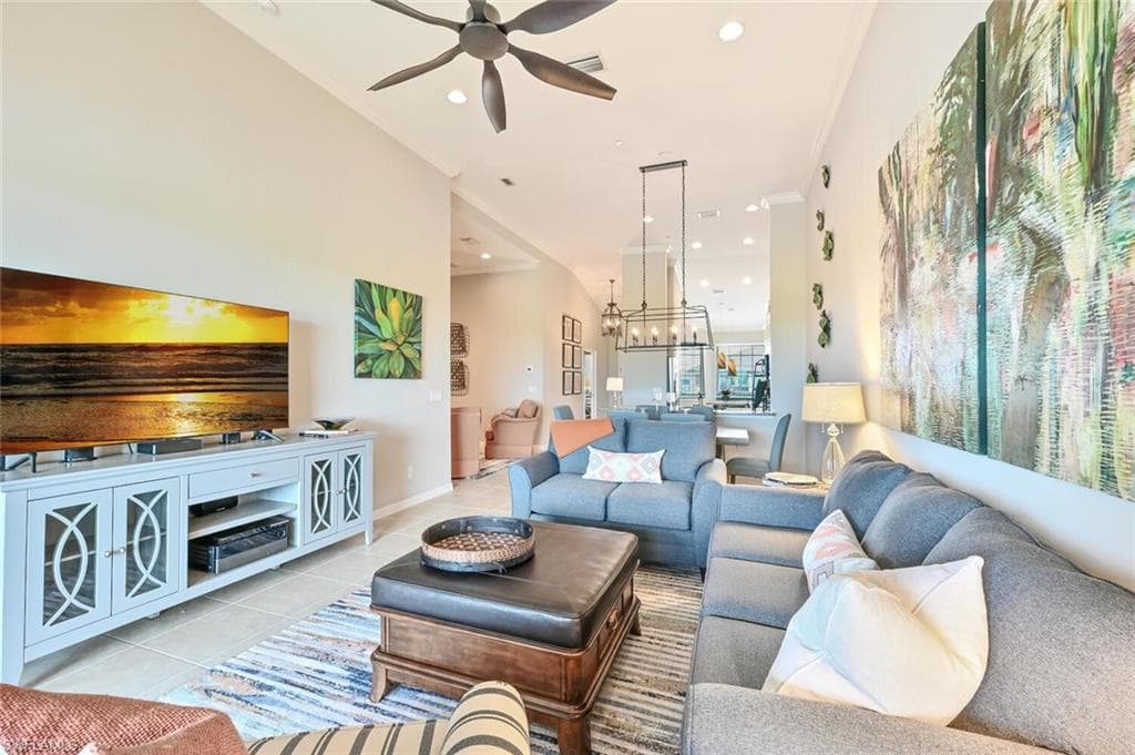 9389 Pocida Ct 202, Naples, FL 34119-4
