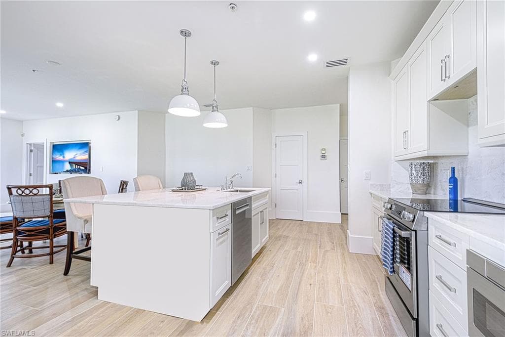 220 Vintage Cir B101, Naples, FL 34119-9