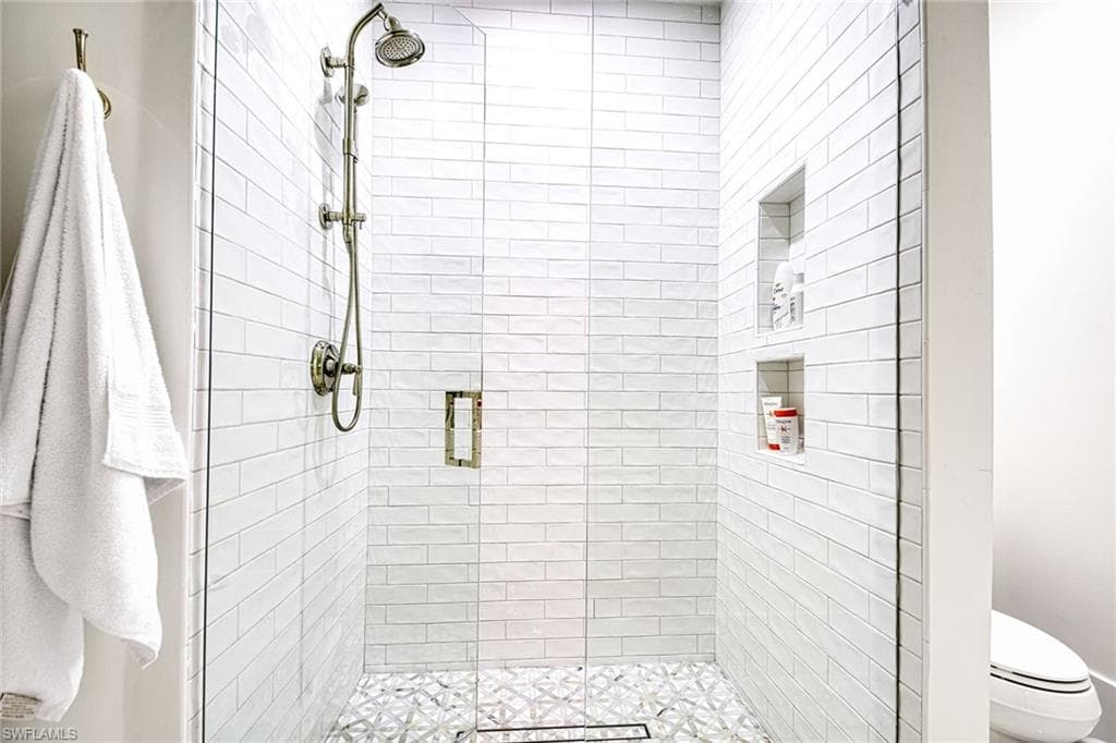 220 Vintage Cir B101, Naples, FL 34119-17