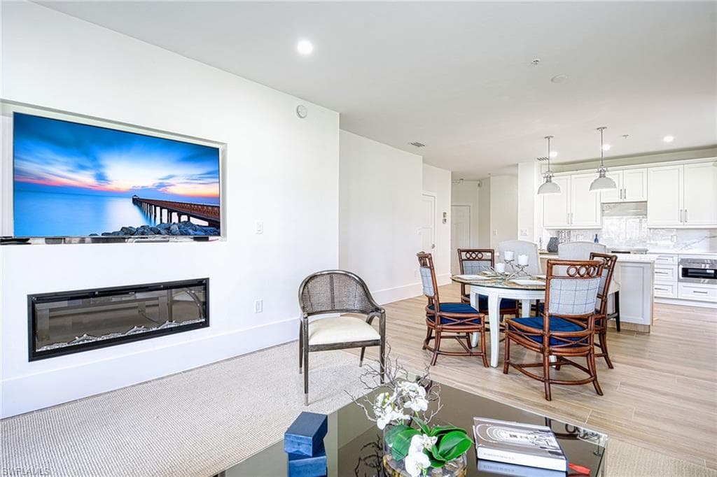 220 Vintage Cir B101, Naples, FL 34119-6
