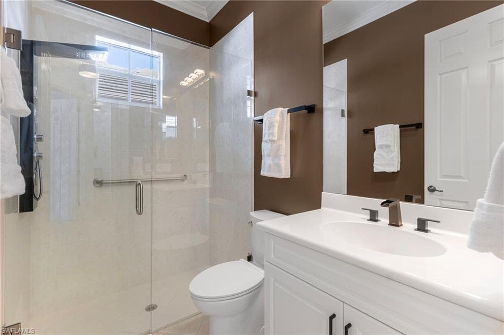 5066 Rustic Oaks Cir, Naples, FL 34105-40