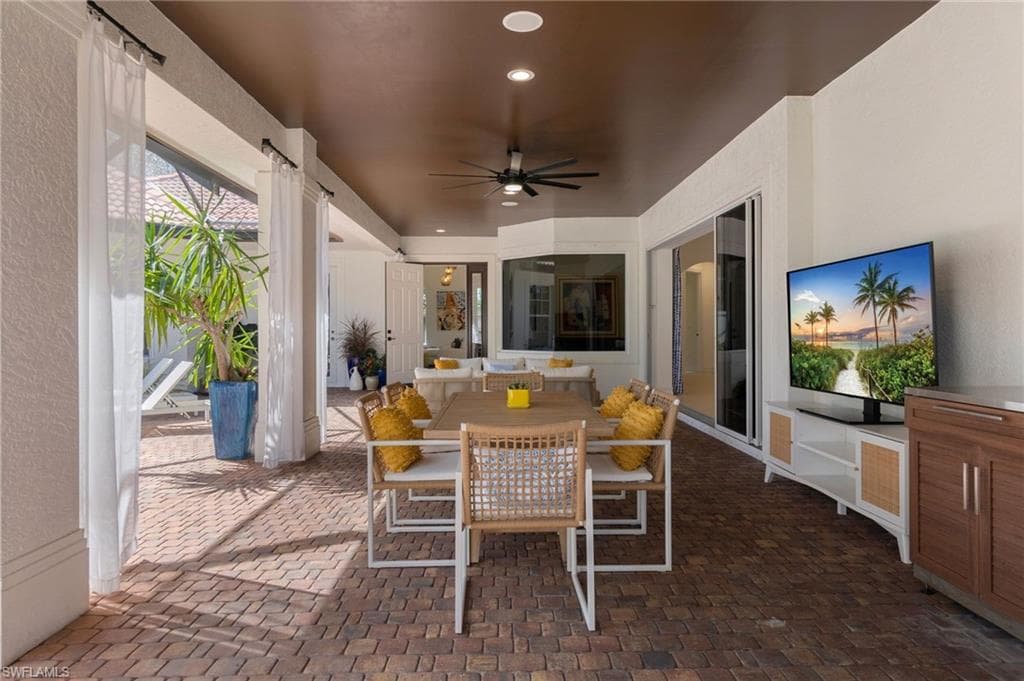5066 Rustic Oaks Cir, Naples, FL 34105-7