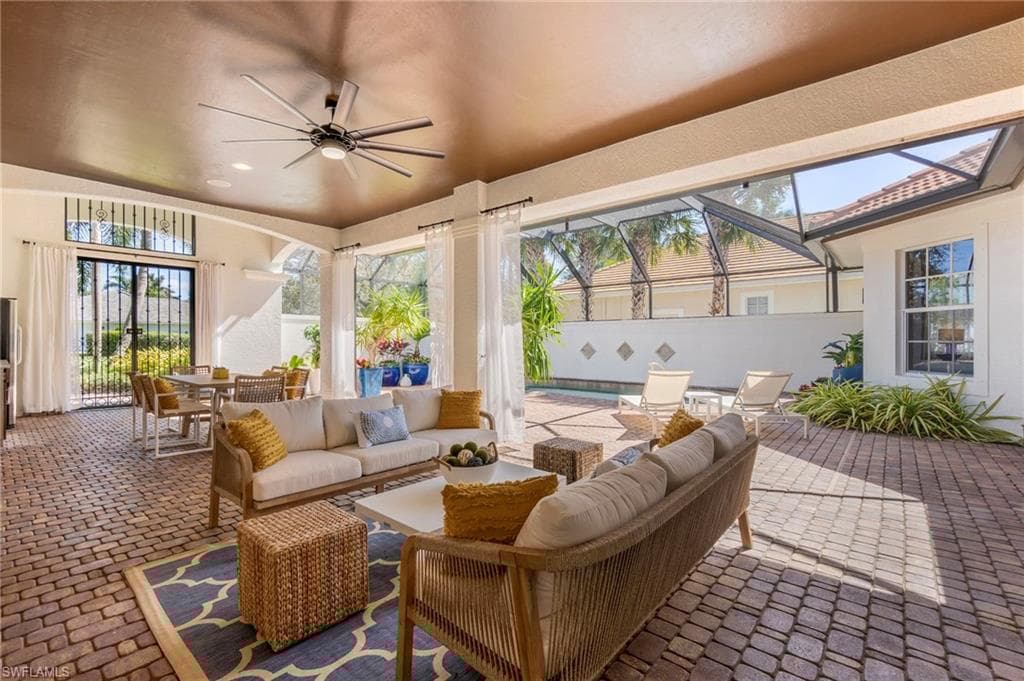 5066 Rustic Oaks Cir, Naples, FL 34105-8
