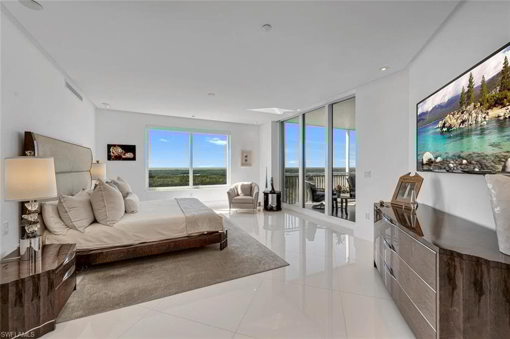 13675 Vanderbilt Dr 810, Naples, FL 34110-10