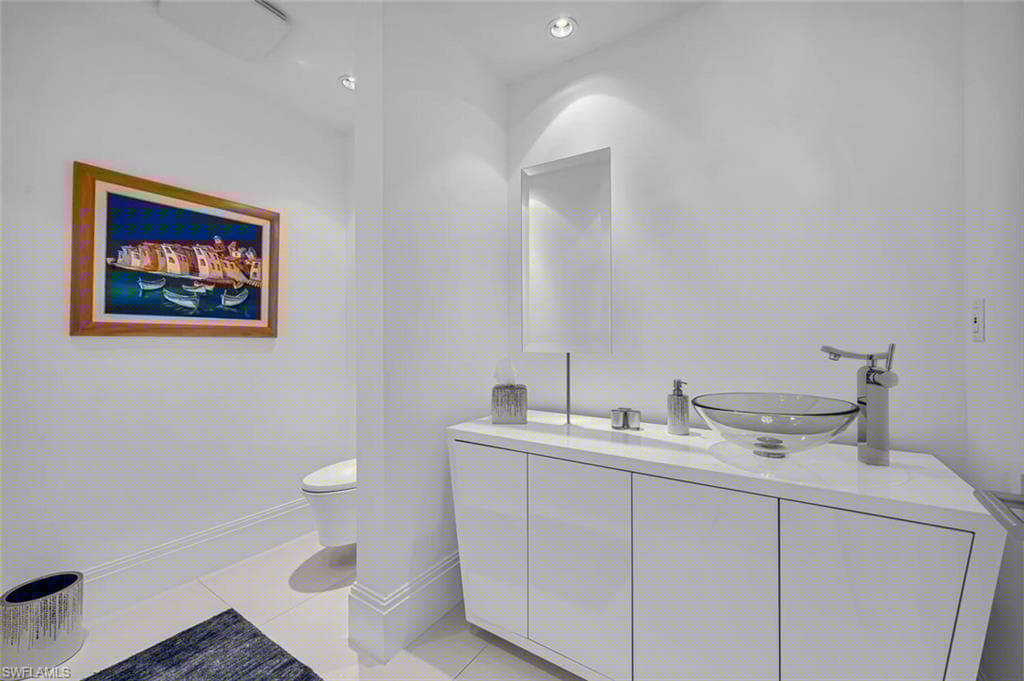 13675 Vanderbilt Dr 810, Naples, FL 34110-18