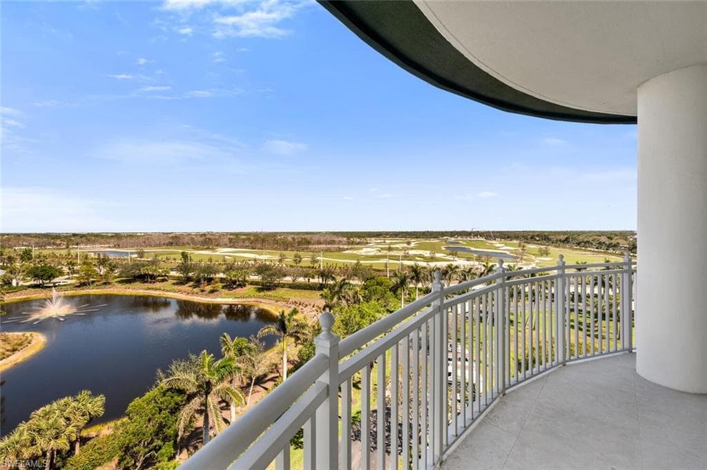 13675 Vanderbilt Dr 810, Naples, FL 34110-19