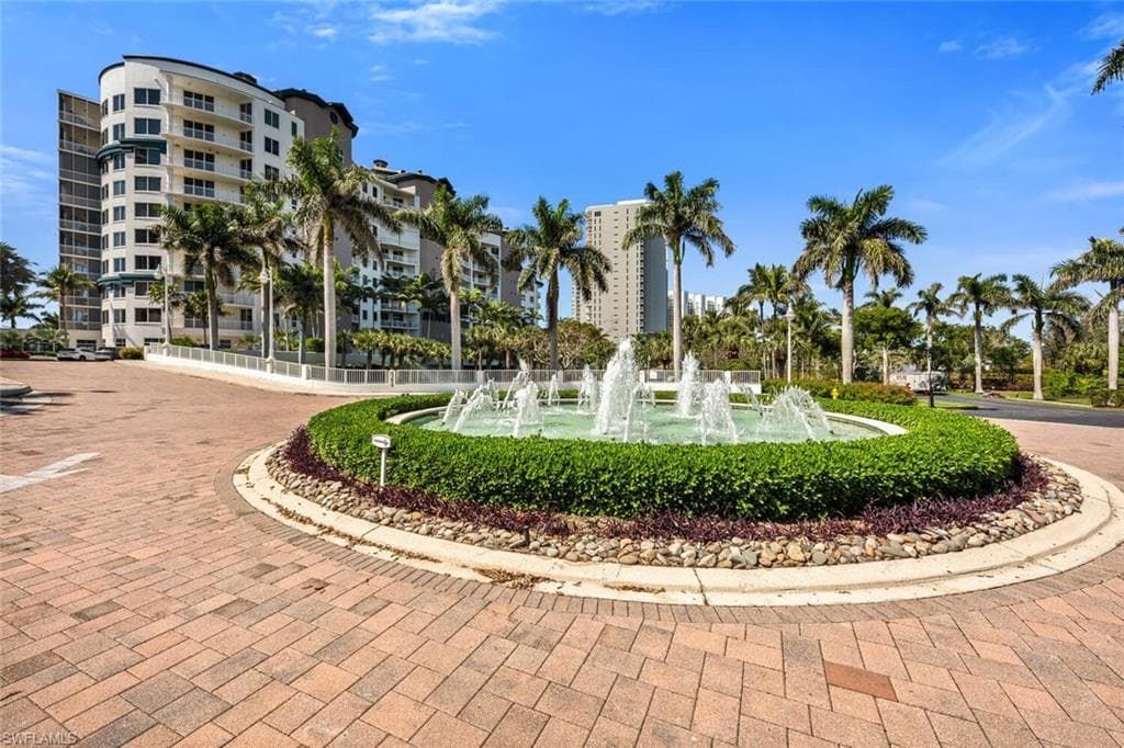 13675 Vanderbilt Dr 810, Naples, FL 34110-21