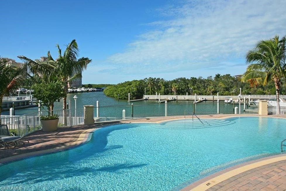 13675 Vanderbilt Dr 810, Naples, FL 34110-25