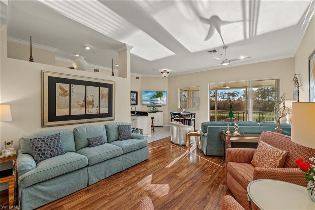 945 Eastham Way H203, Naples, FL 34104-9