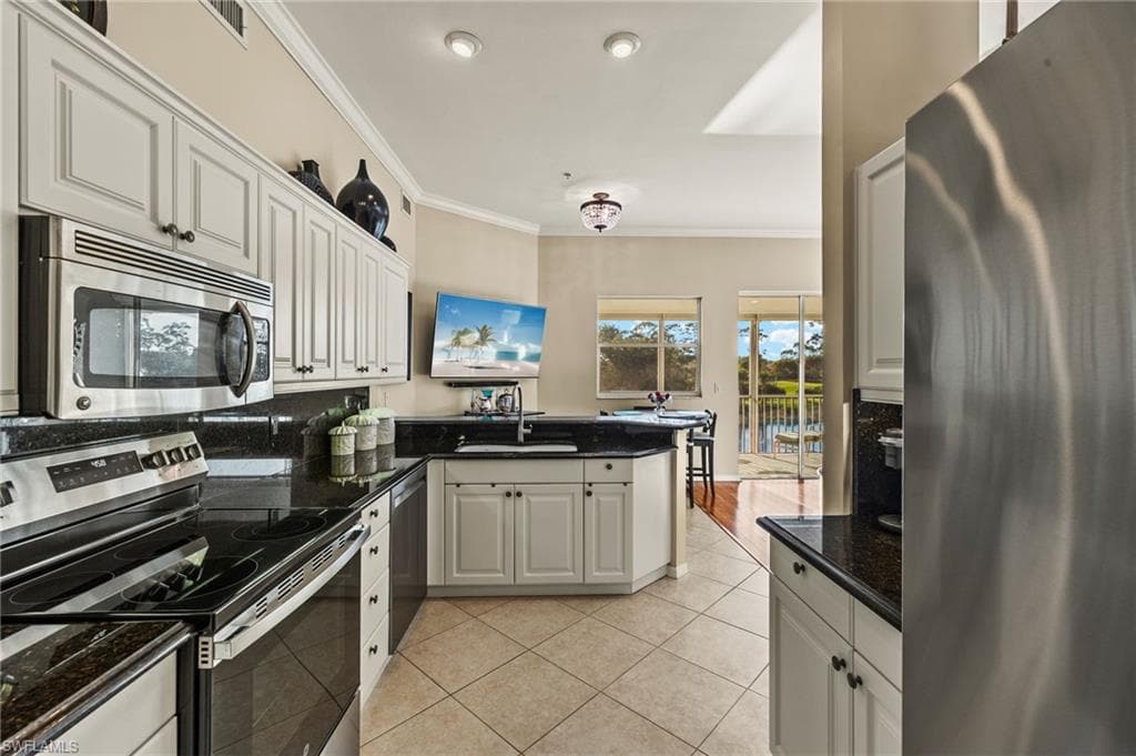 945 Eastham Way H203, Naples, FL 34104-14