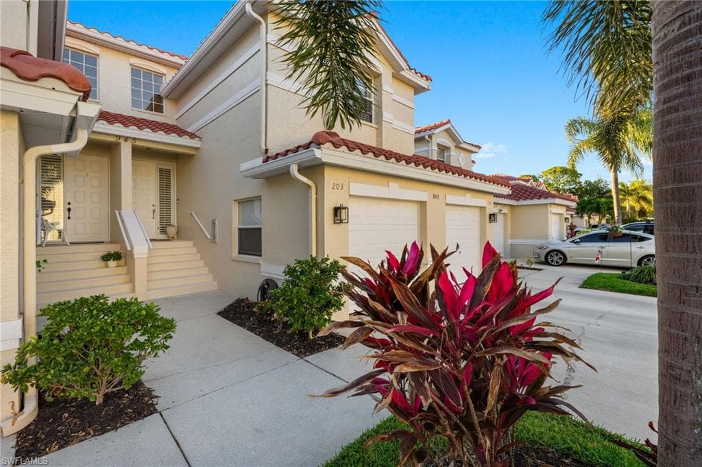 945 Eastham Way H203, Naples, FL 34104-2