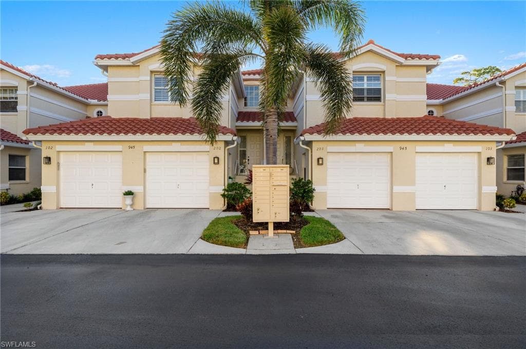 945 Eastham Way H203, Naples, FL 34104-50