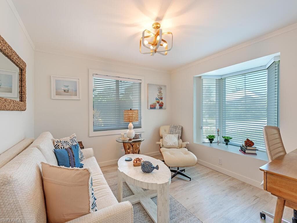 1565 Mullet Ln, Naples, FL 34102-11