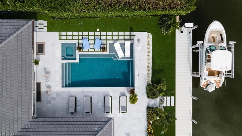 1565 Mullet Ln, Naples, FL 34102-14