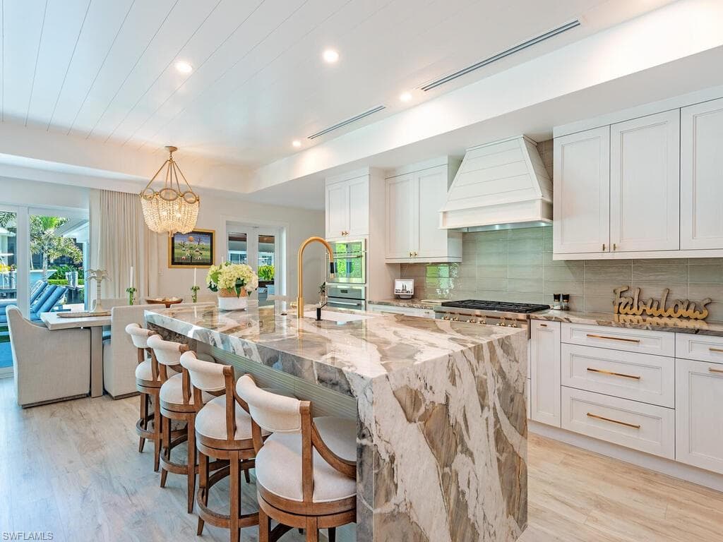 1565 Mullet Ln, Naples, FL 34102-5