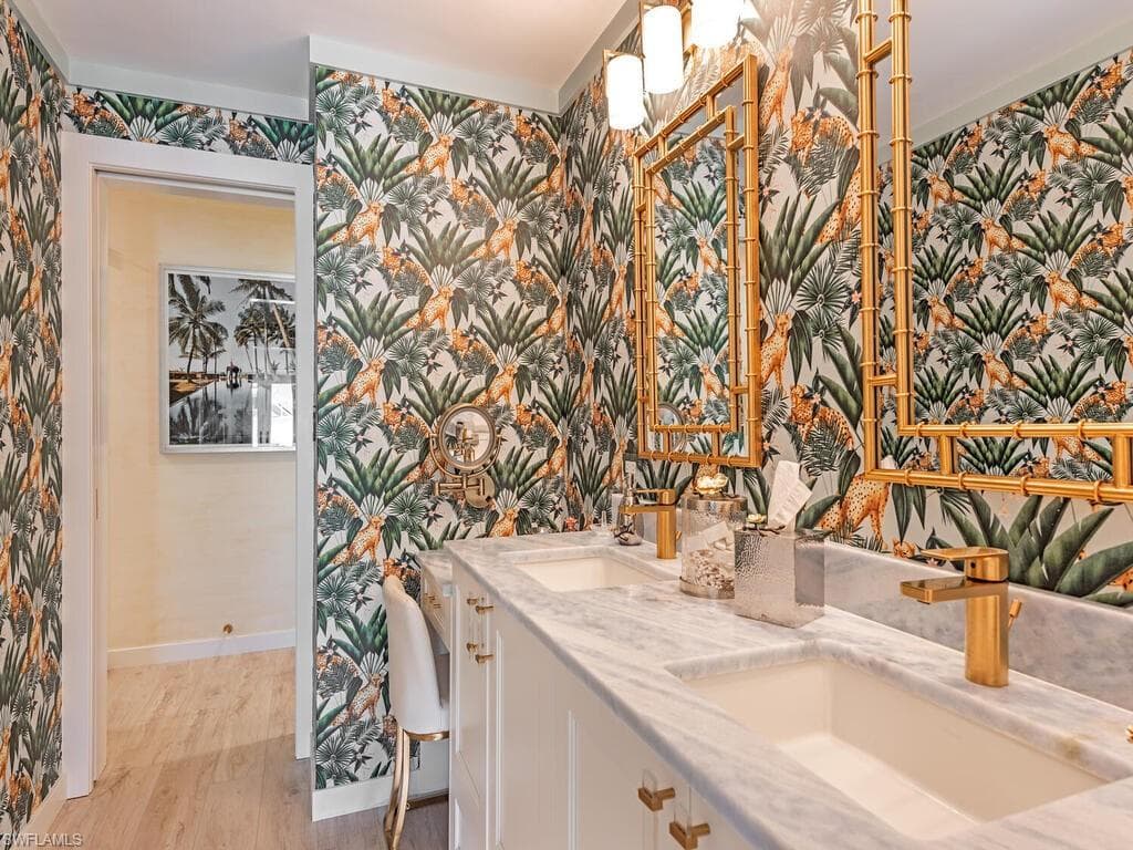 1565 Mullet Ln, Naples, FL 34102-8