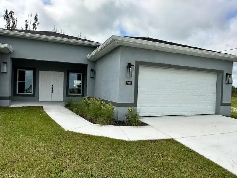 822 20th St, Cape Coral, FL 33909-17