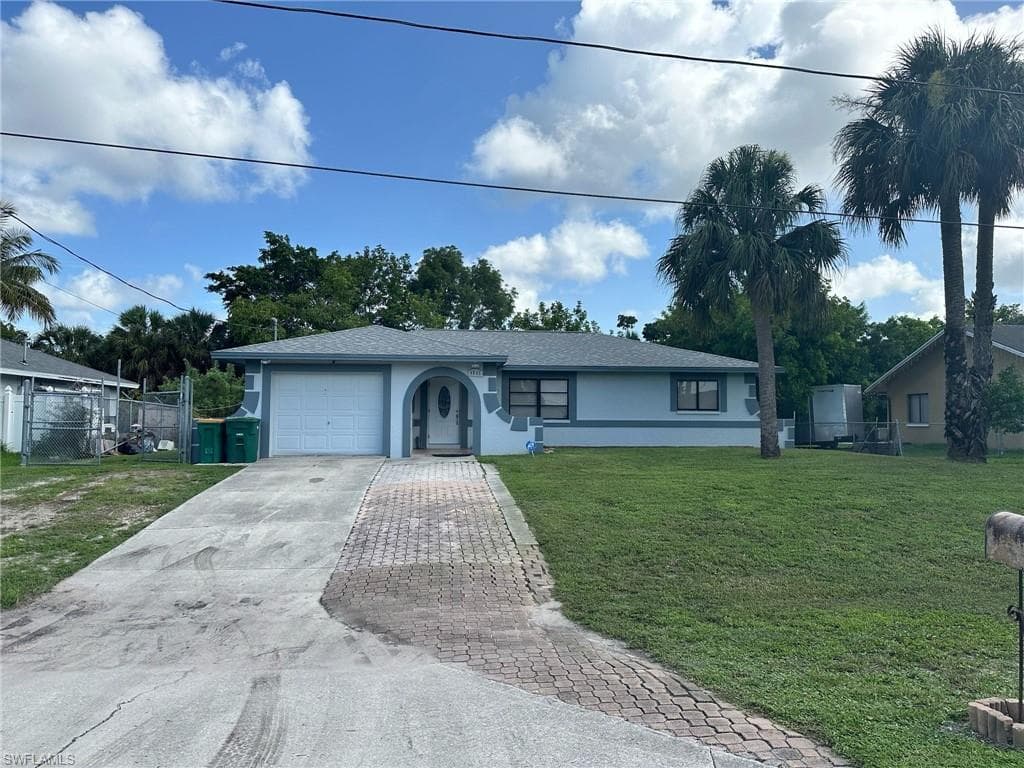 4865 22nd Ave SW, Naples, FL 34116-1