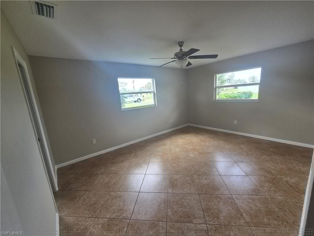 1404 15th St, Cape Coral, FL 33990-12
