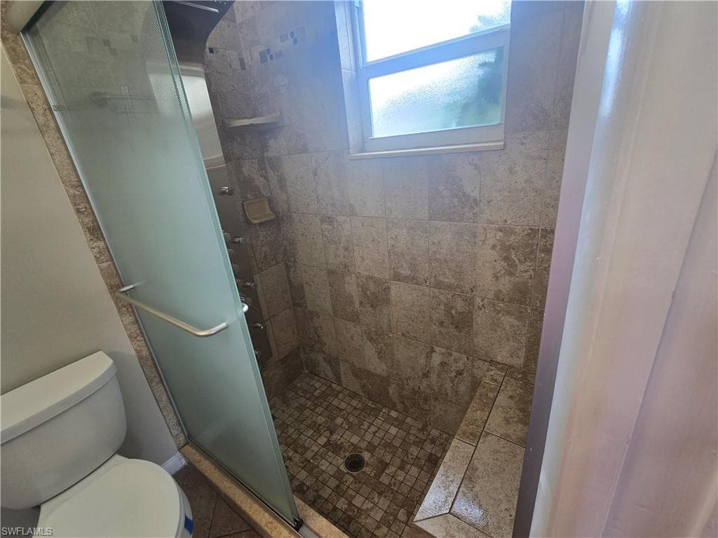 1404 15th St, Cape Coral, FL 33990-16