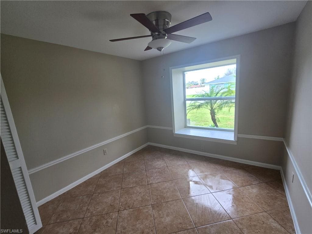 1404 15th St, Cape Coral, FL 33990-20