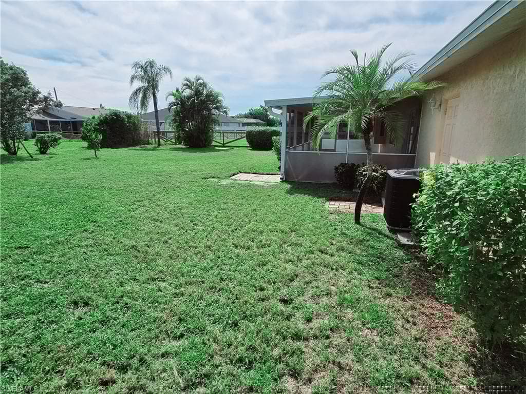 1404 15th St, Cape Coral, FL 33990-29