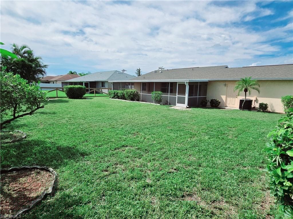 1404 15th St, Cape Coral, FL 33990-30