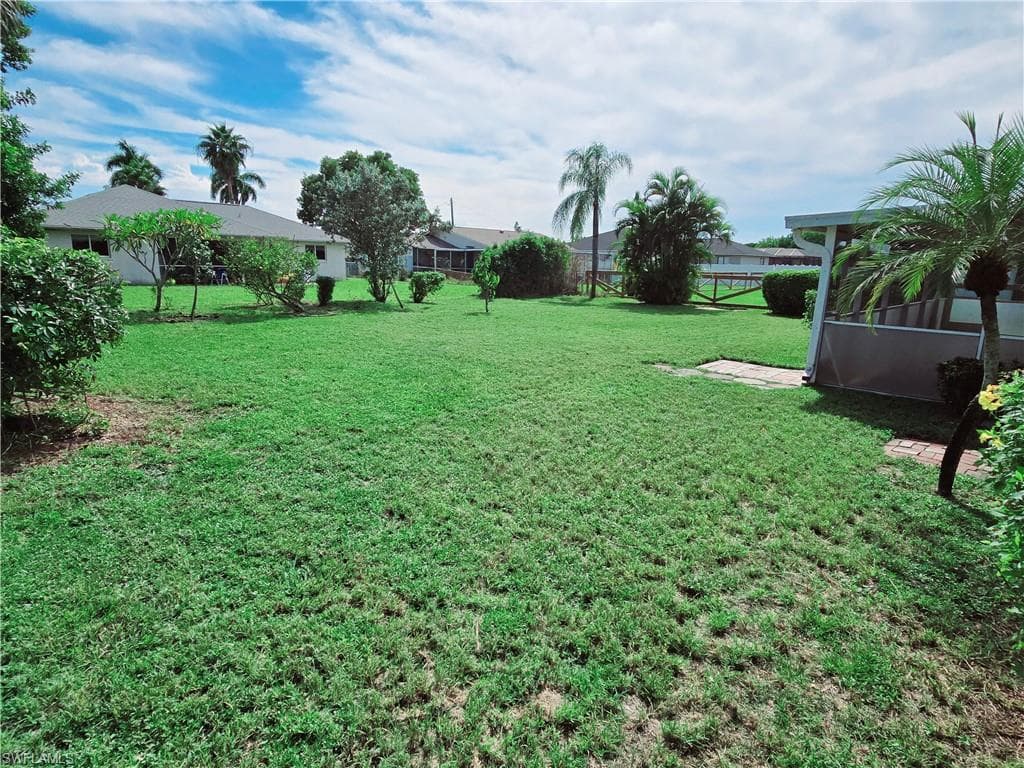 1404 15th St, Cape Coral, FL 33990-32