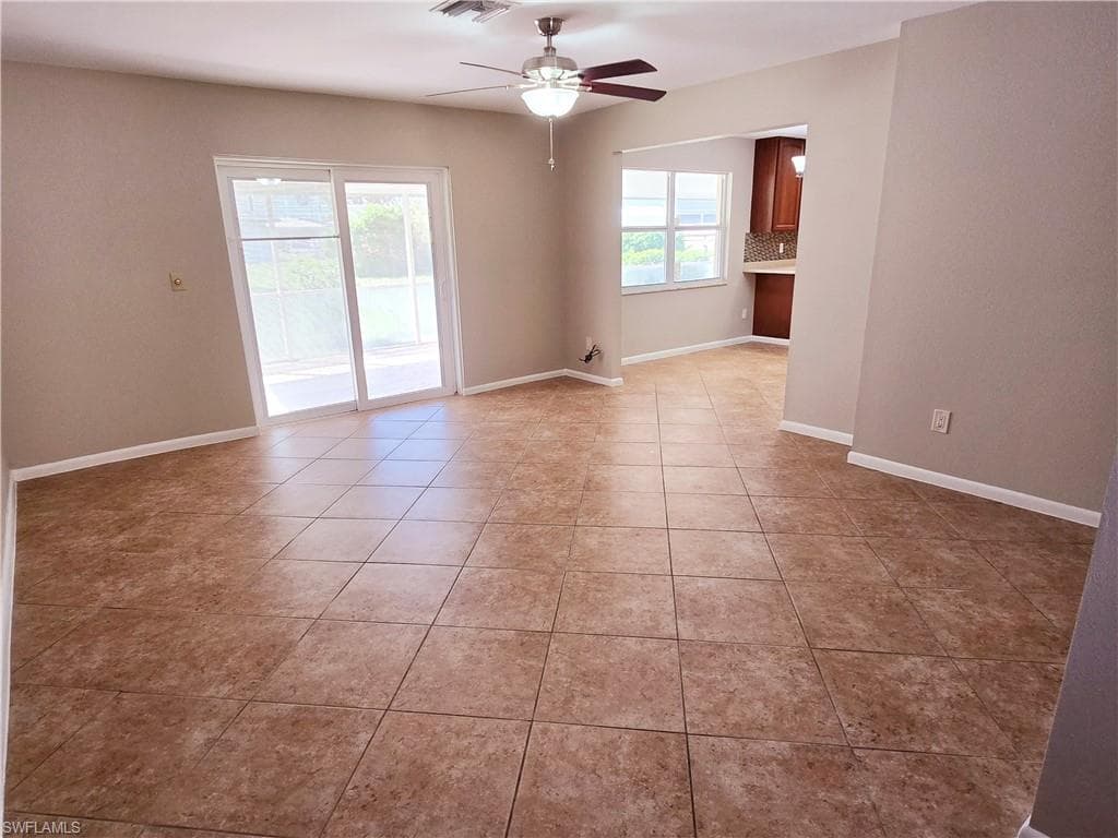 1404 15th St, Cape Coral, FL 33990-4