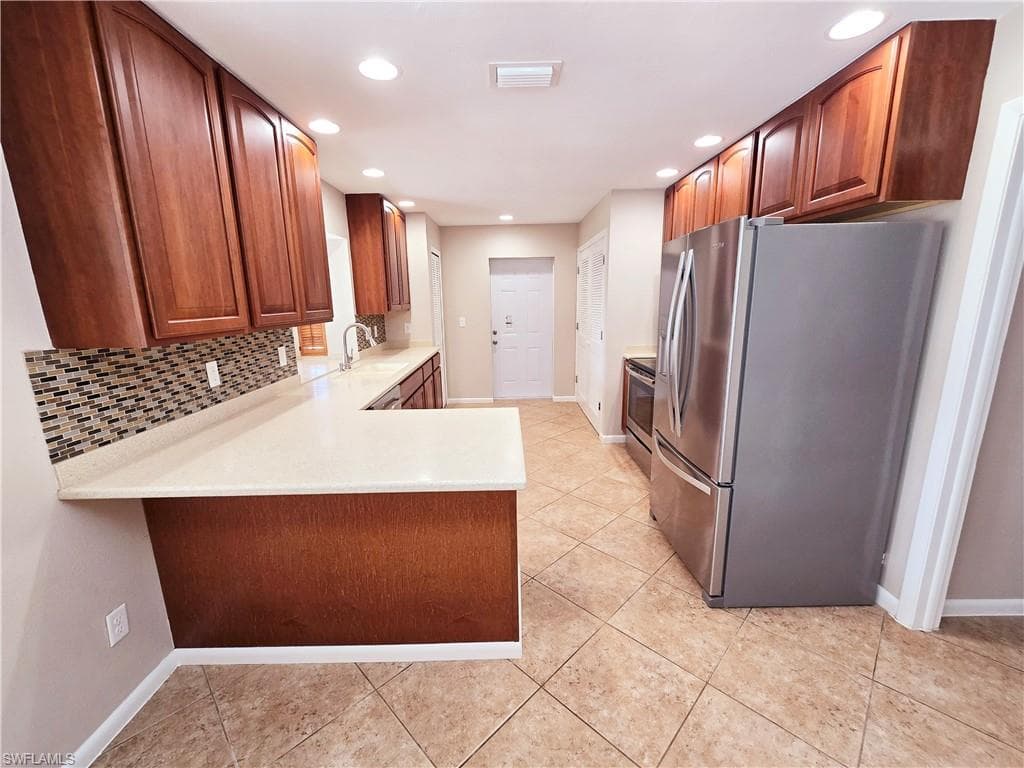 1404 15th St, Cape Coral, FL 33990-7
