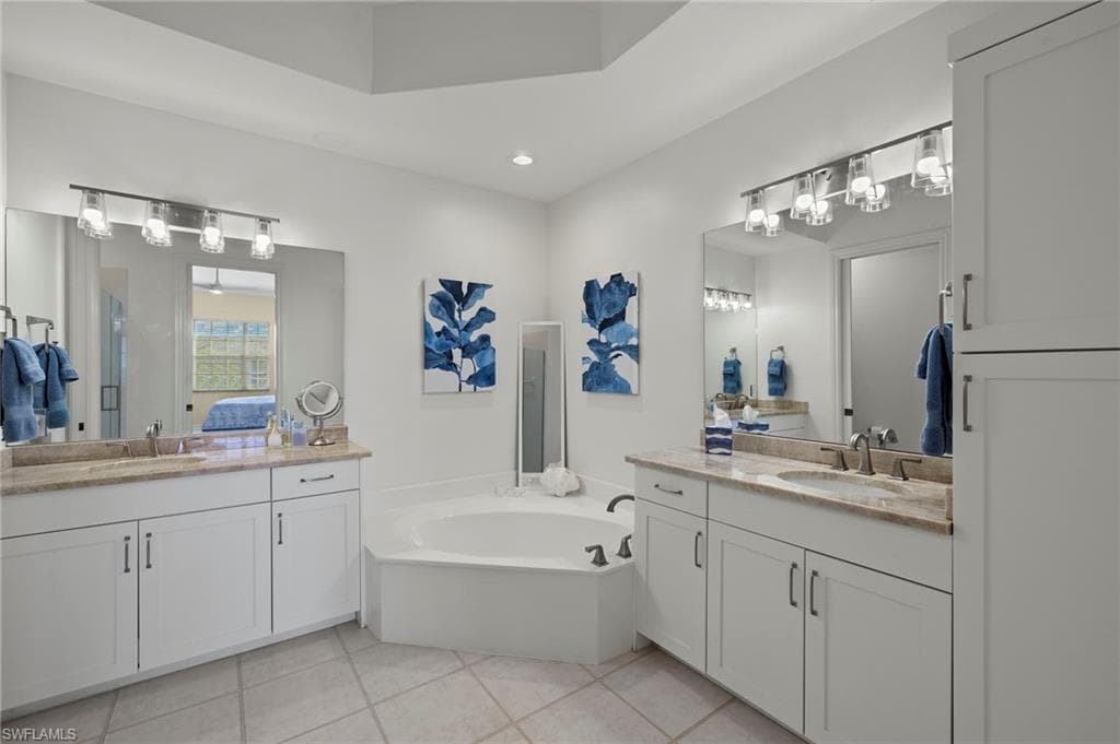 815 Bentwater Cir 203, Naples, FL 34108-12