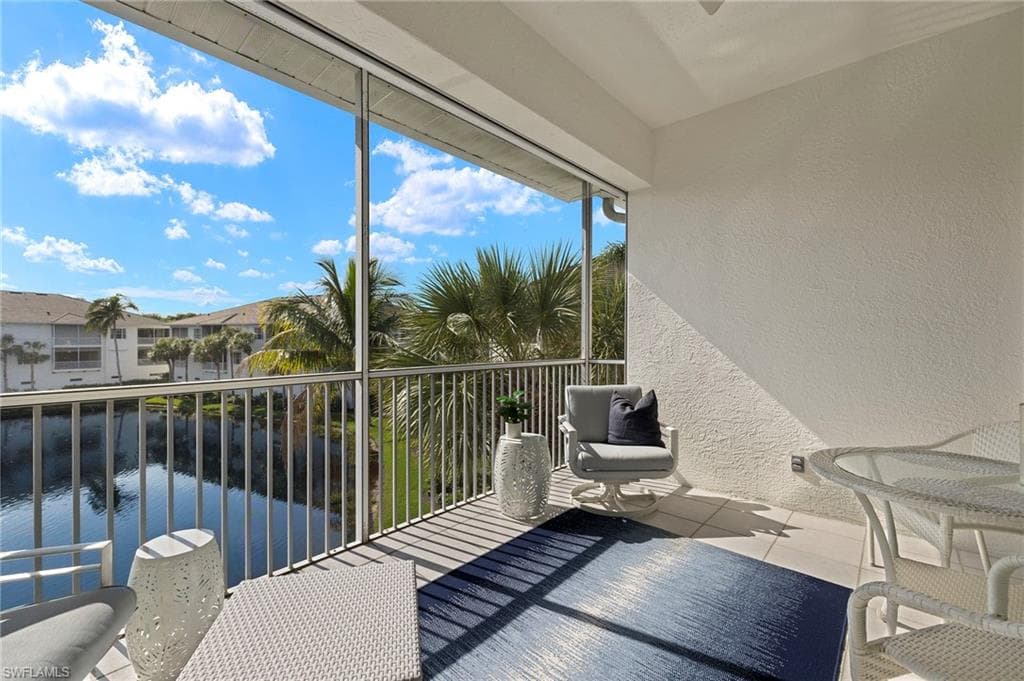 815 Bentwater Cir 203, Naples, FL 34108-16