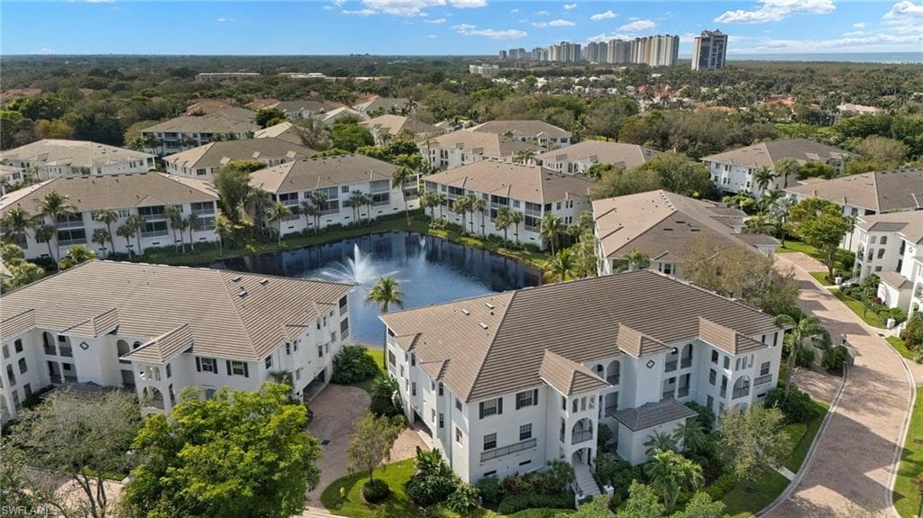 815 Bentwater Cir 203, Naples, FL 34108-22