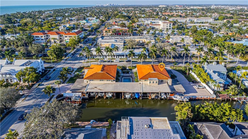 320 14th Ave S 320e, Naples, FL 34102-21