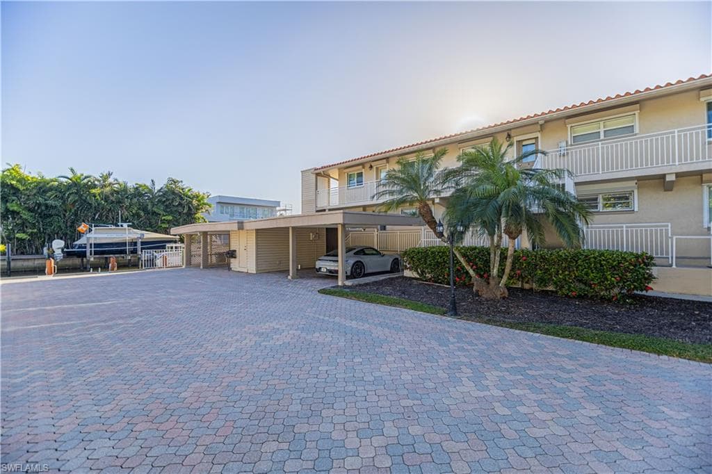 320 14th Ave S 320e, Naples, FL 34102-23