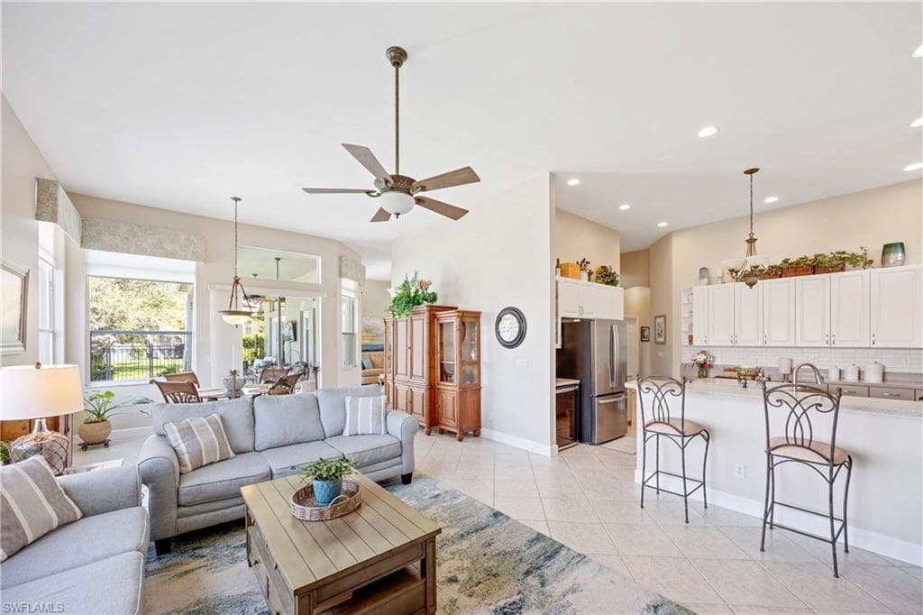 1095 Port Orange Way, Naples, FL 34120-17
