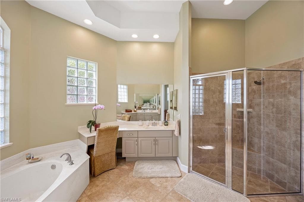1095 Port Orange Way, Naples, FL 34120-25