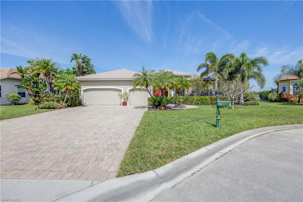 1095 Port Orange Way, Naples, FL 34120-2