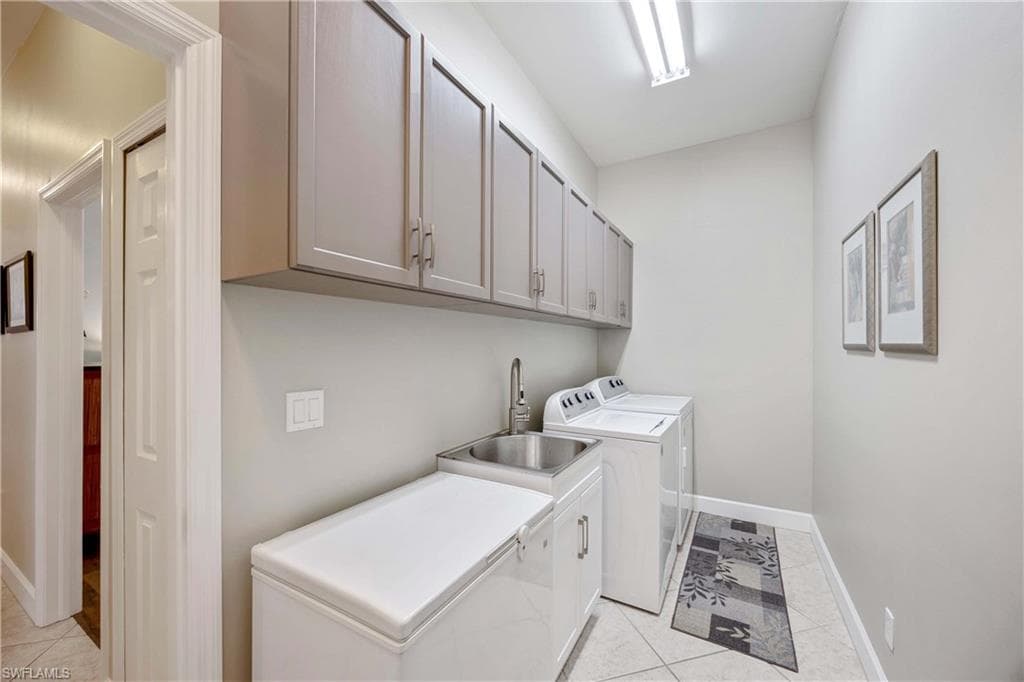 1095 Port Orange Way, Naples, FL 34120-31