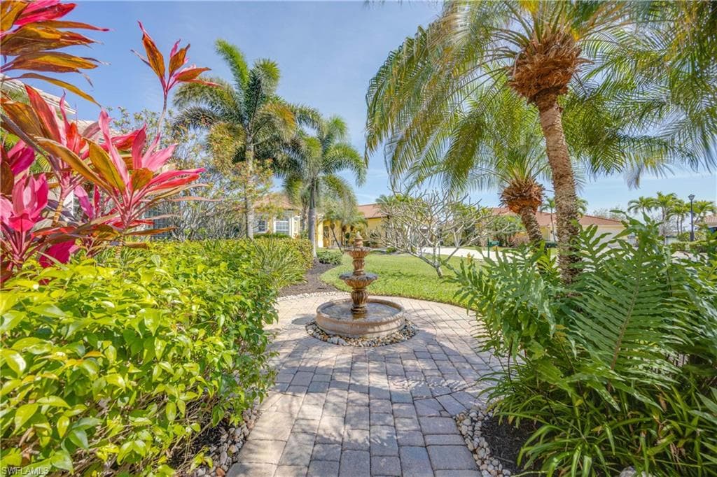 1095 Port Orange Way, Naples, FL 34120-5
