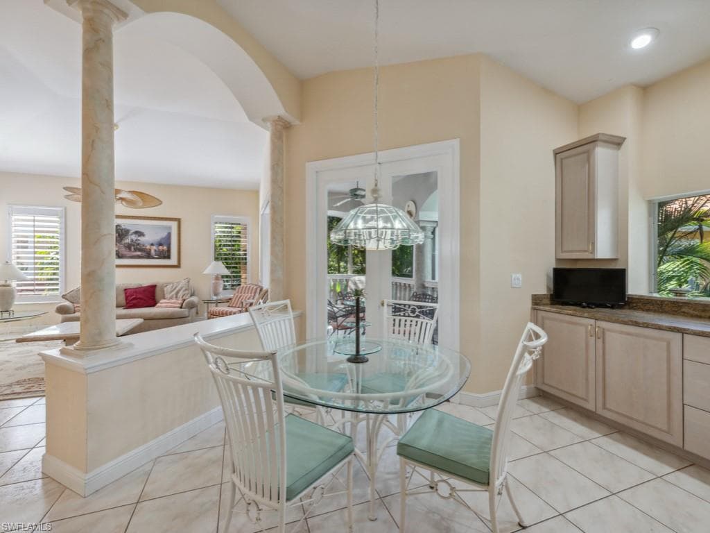 600 Via Mezner 1502, Naples, FL 34108-9