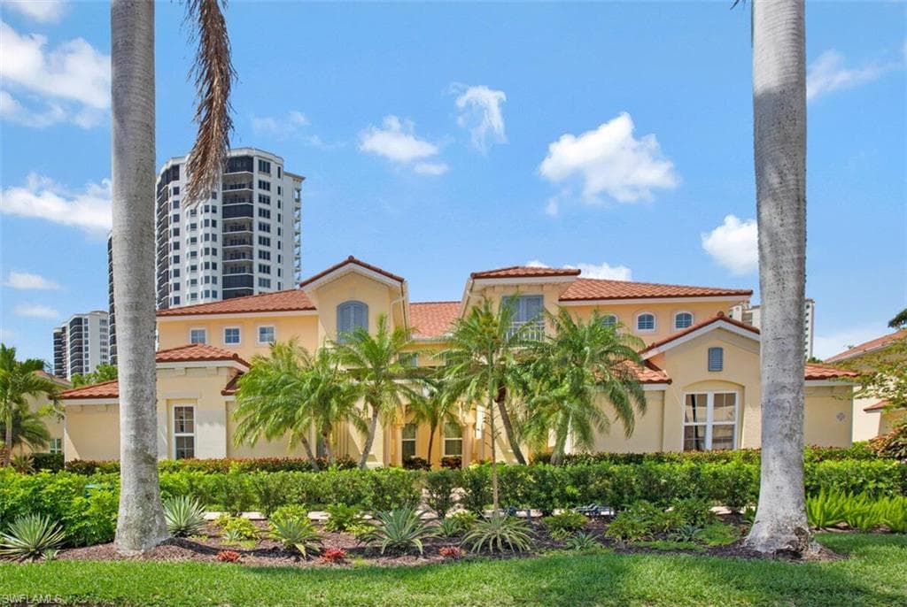 1277 Rialto Way 201, Naples, FL 34114-2