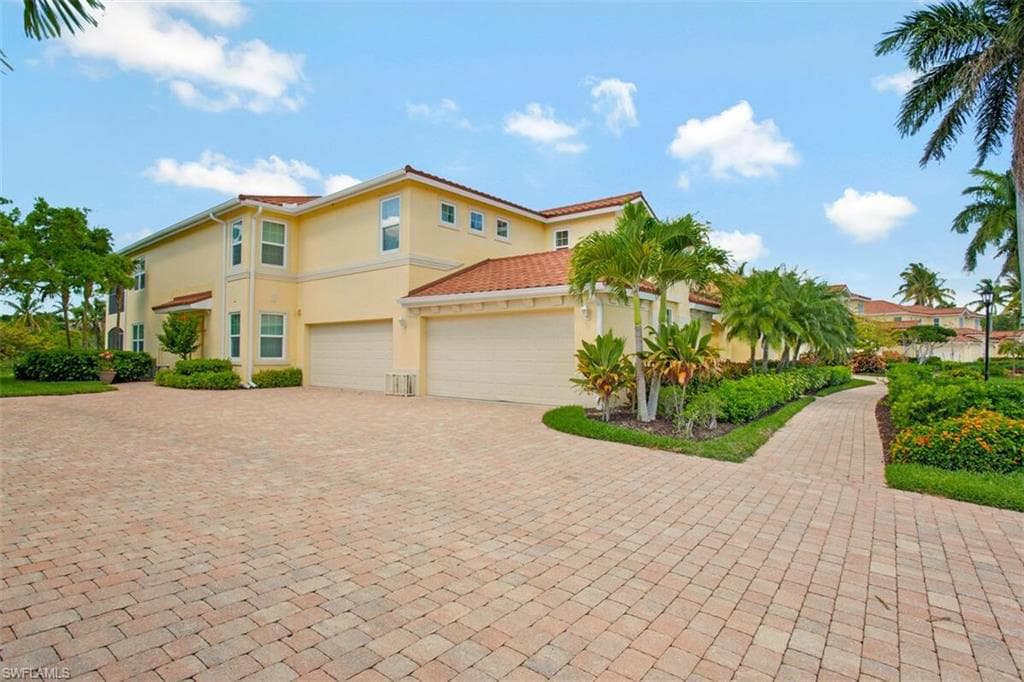 1277 Rialto Way 201, Naples, FL 34114-3