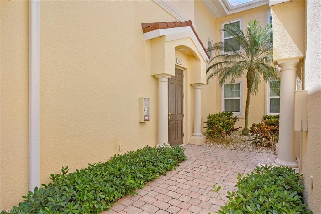 1277 Rialto Way 201, Naples, FL 34114-40