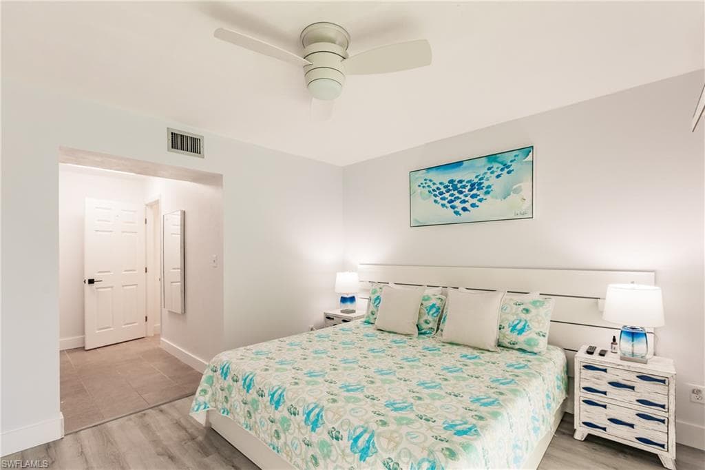 600 Neapolitan Way 152, Naples, FL 34103-9