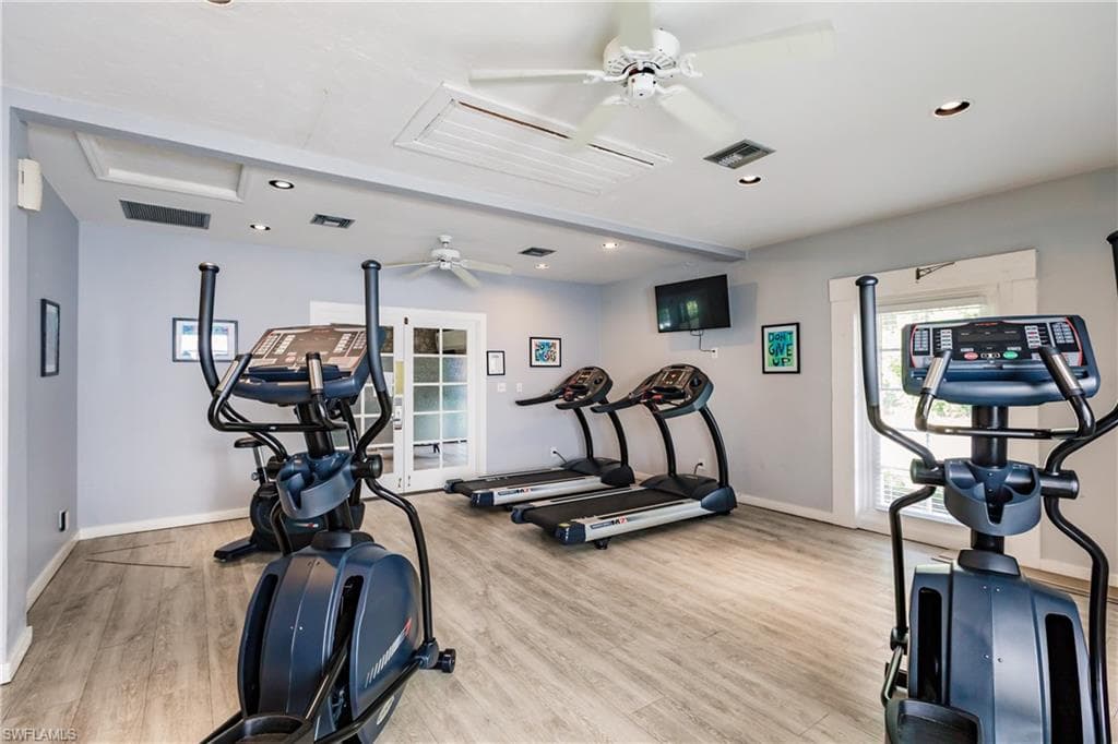 600 Neapolitan Way 152, Naples, FL 34103-32