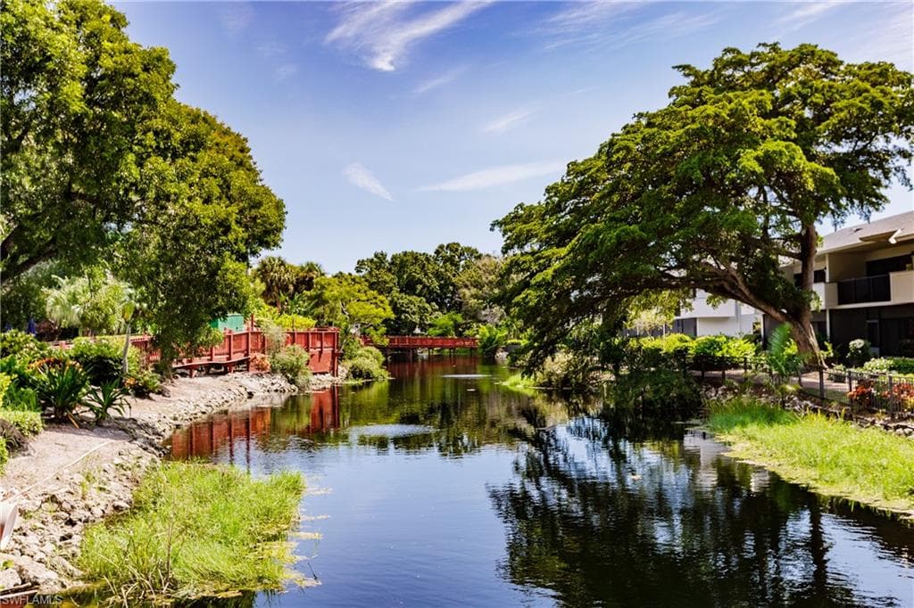 600 Neapolitan Way 152, Naples, FL 34103-36