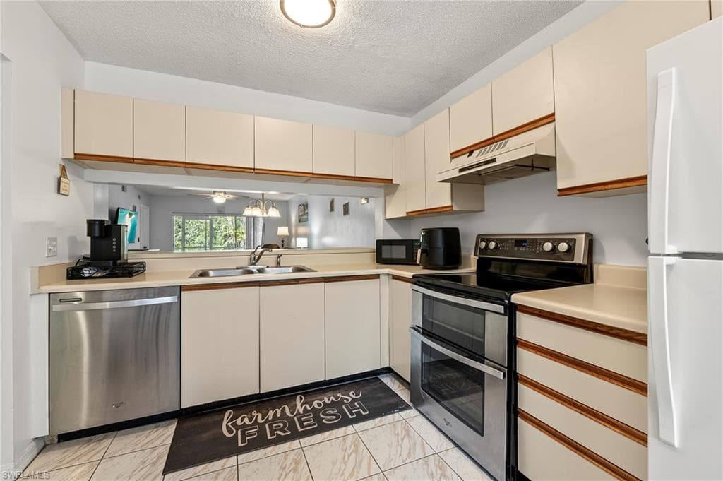 3021 Sandpiper Bay Cir E101, Naples, FL 34112-9