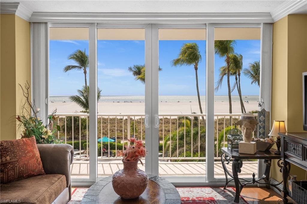 140 Seaview Ct 302n, Marco Island, FL 34145-2