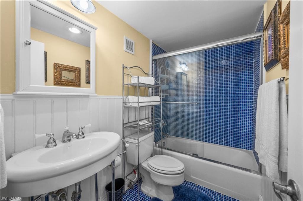140 Seaview Ct 302n, Marco Island, FL 34145-7
